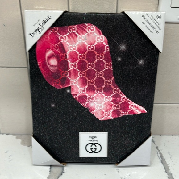 Gucci Wall Decor Design District Gucci Toilet De Luxe Roll Glitter